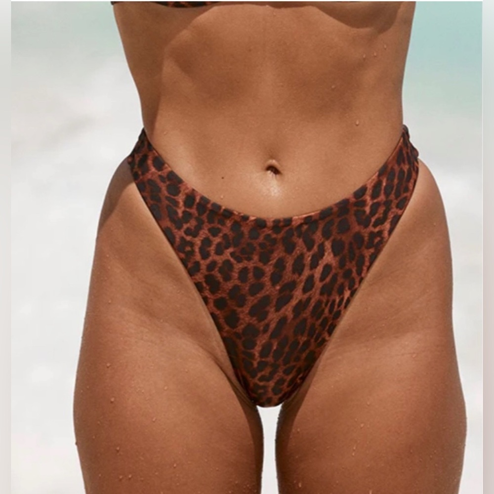 NWOT Monday Swimwear Capri Thong in dark jaguar Women’s Size V or 12 to 14